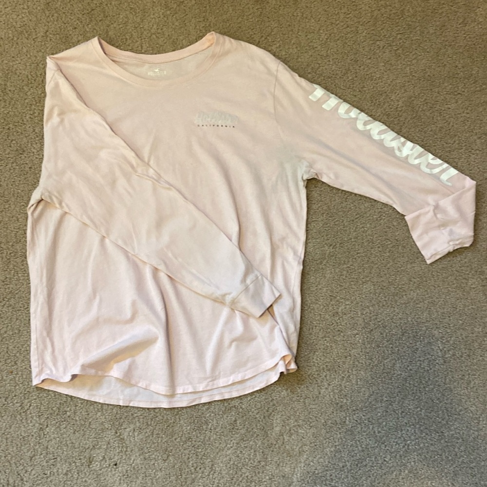 Pink Hollister top
Size: L